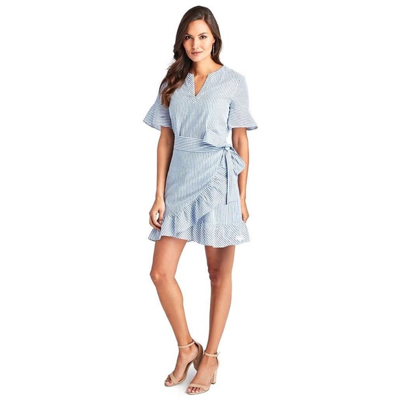Vineyard Vines Dresses & Skirts - Vineyard Vines Blue and White Seersucker Dress